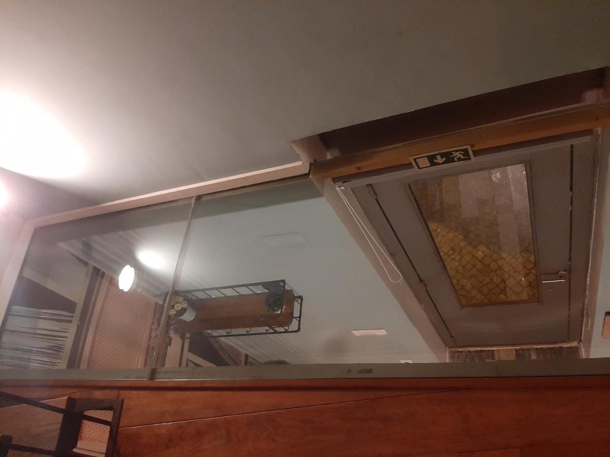 리스본 Unique Stylish House In Beautiful Graca 아파트 외부 사진